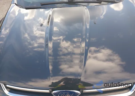 2015 Ford Escape Titanium z USA, uszkodzony, nr VIN 1FMCU9JX3FUB44852